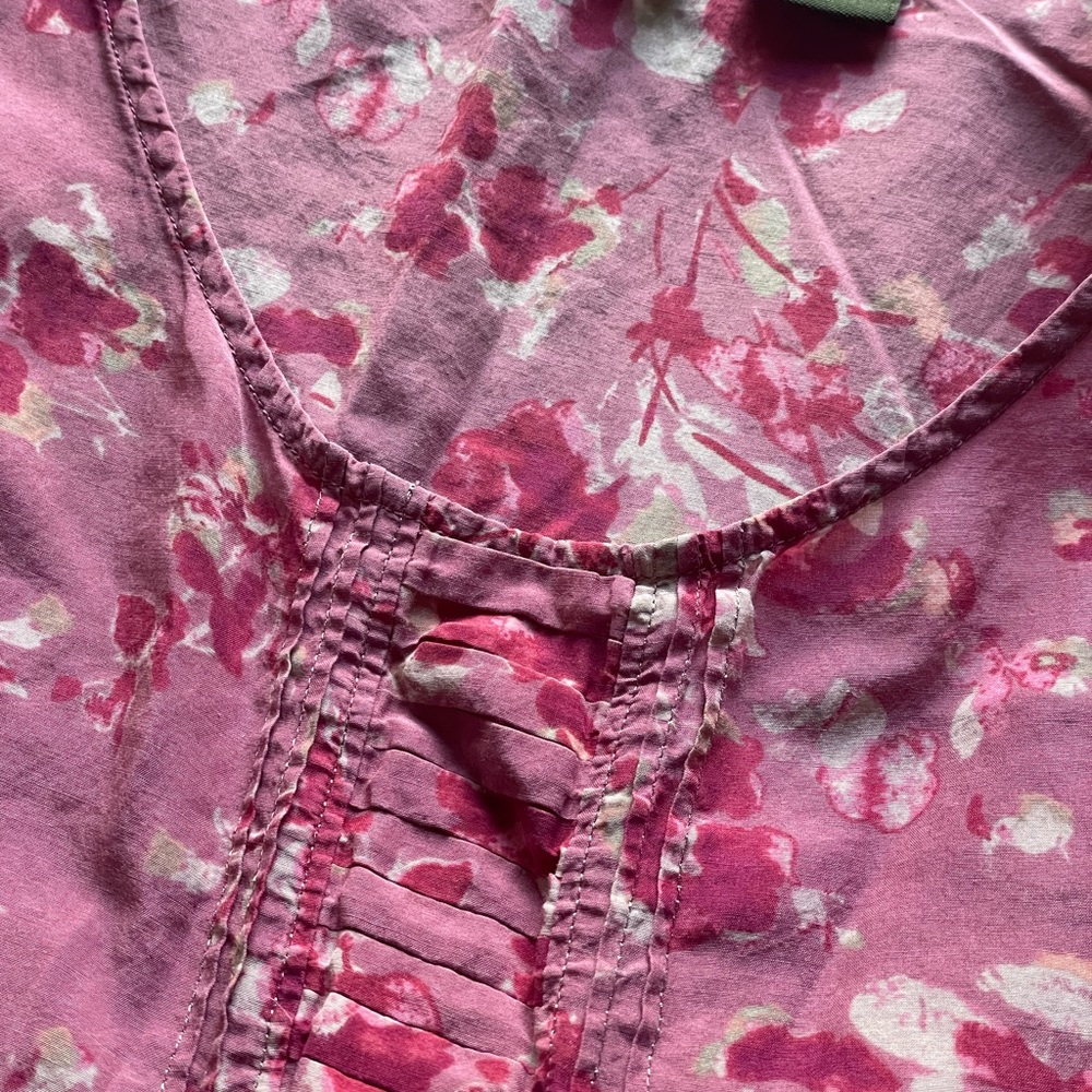 Eddie Bauer silk blend floral shell - Picture 2 of 7